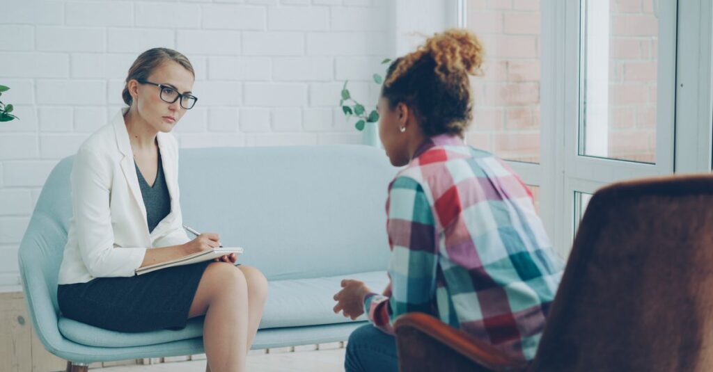 Mental Health Counselor vs. Psychologist and How to Choose